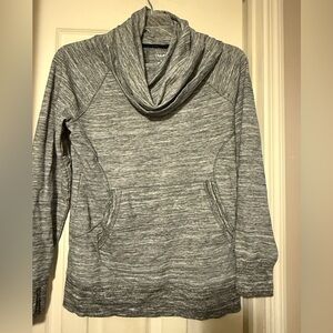 Women’s LL Bean Sz Medium M Cowl Neck Sweatshirt Thumbhole Long Sleeve Shirt
